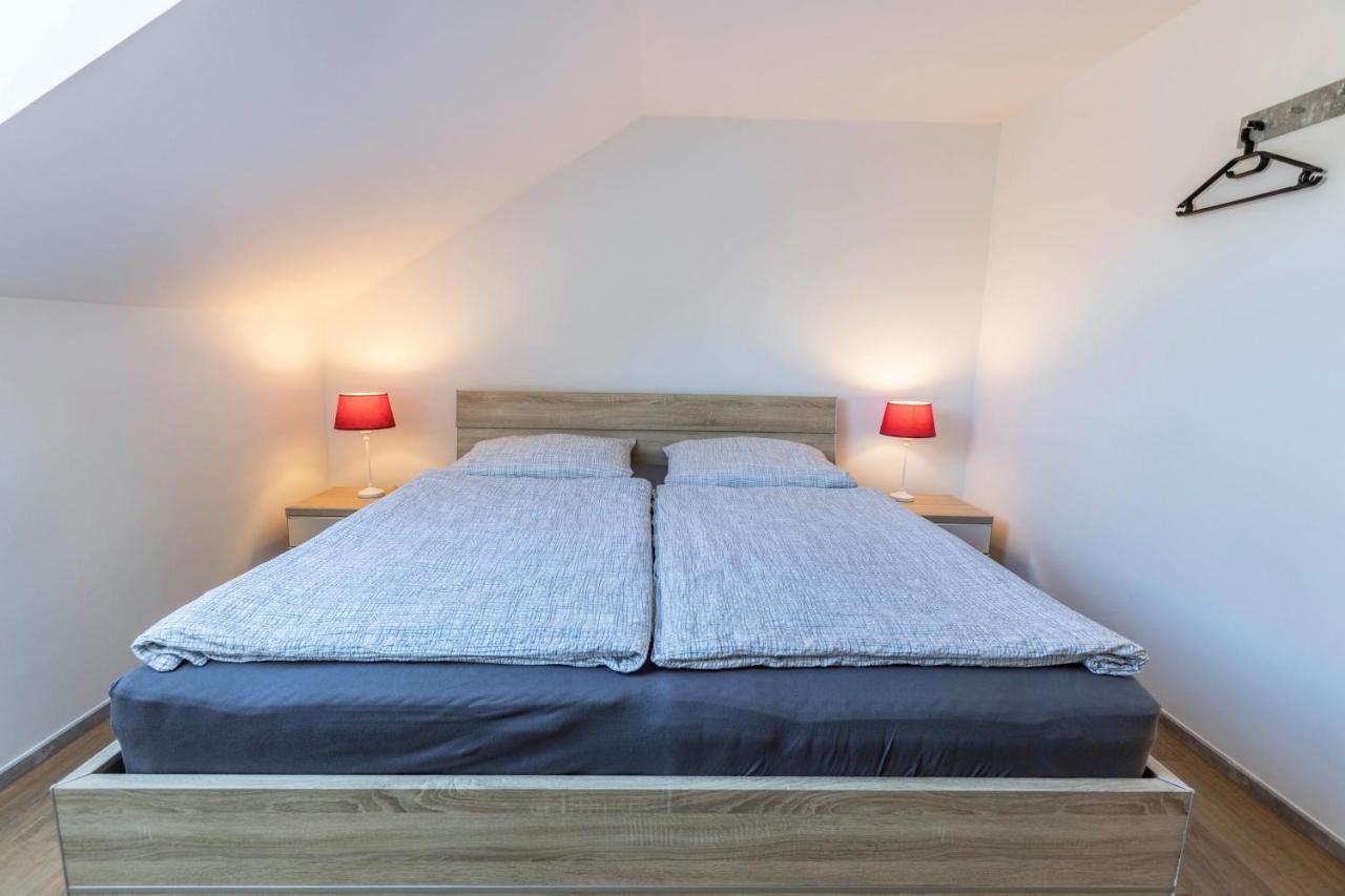 Apartment Zeichner